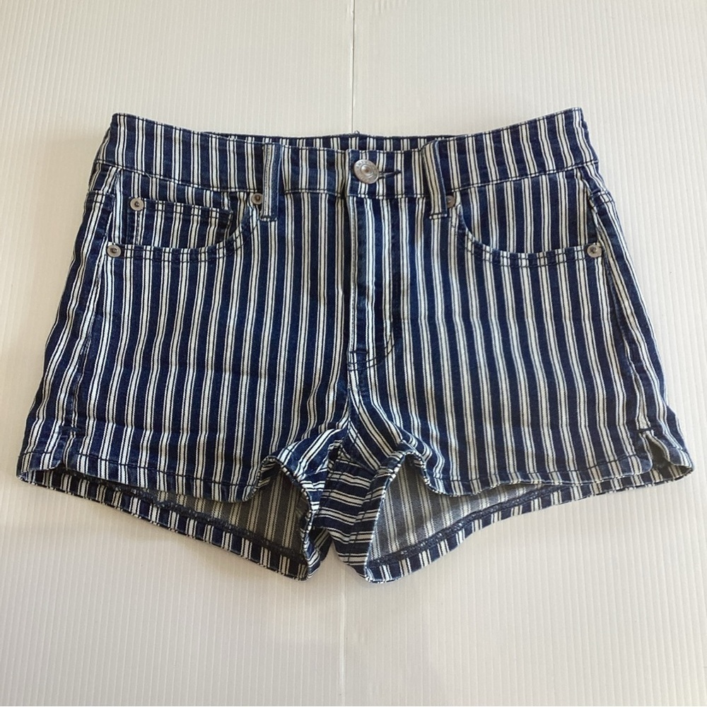 American Eagle Shorts Womens 4 Blue Vertical Striped Denim Hi Rise Shortie